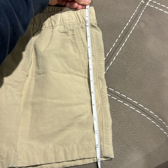 Abercrombie & Fitch elastic waist khaki shorts, size small. - Picture 4 of 4